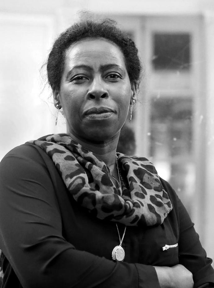 η συγγραφέας Σκολαστίκ Μουκασονγκά