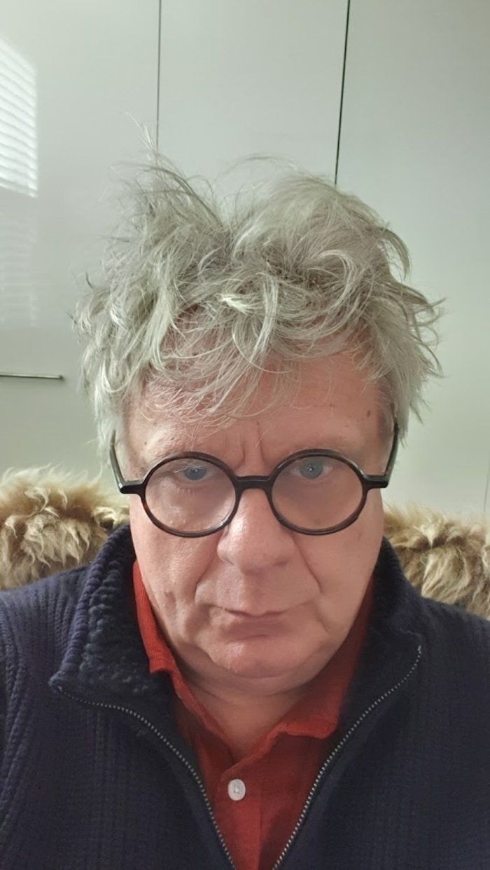 ο συγγραφέας Βρασίδας Καραλής